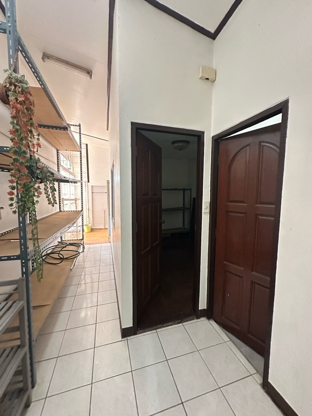 ให้เช่าบ้านรัชดา ห้วยขวาง : บ้านเดี่ยวลาดพร้าว 80 / 3 ห้องนอน 3 ห้องน้ำ /55,000