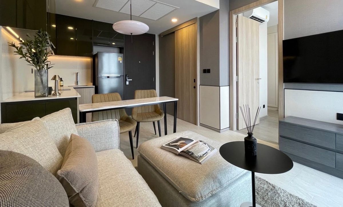 For RentCondoSiam Paragon ,Chulalongkorn,Samyan : Cooper Siam【𝐑𝐄𝐍𝐓】🔥Carefully selected furniture adds a fun touch to your space🔥  Contact Line ID: @hacondo