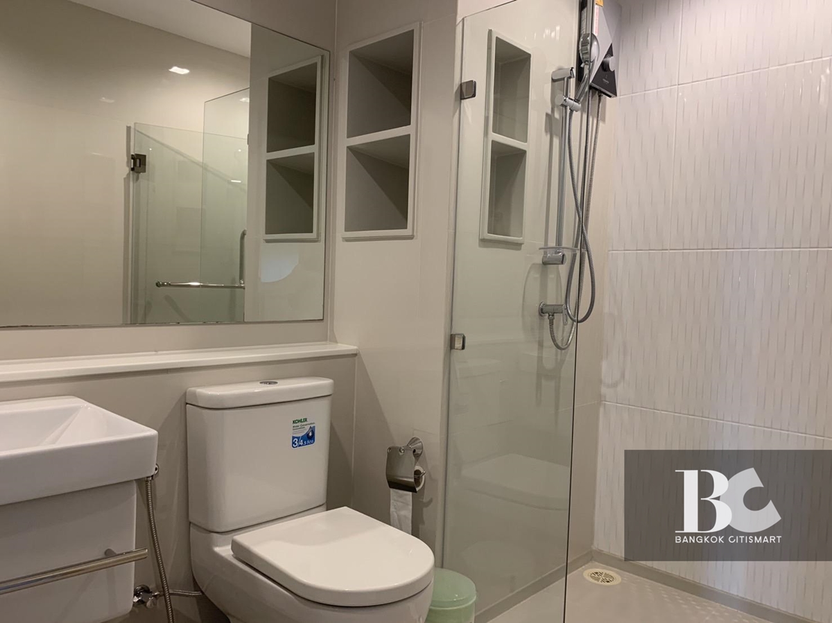 For RentCondoLadprao, Central Ladprao : 🔥Urgent rental🔥 Life Ladprao* next to BTS Ha Yaek Ladprao, opposite Central Ladprao, fully furnished, ready to move in