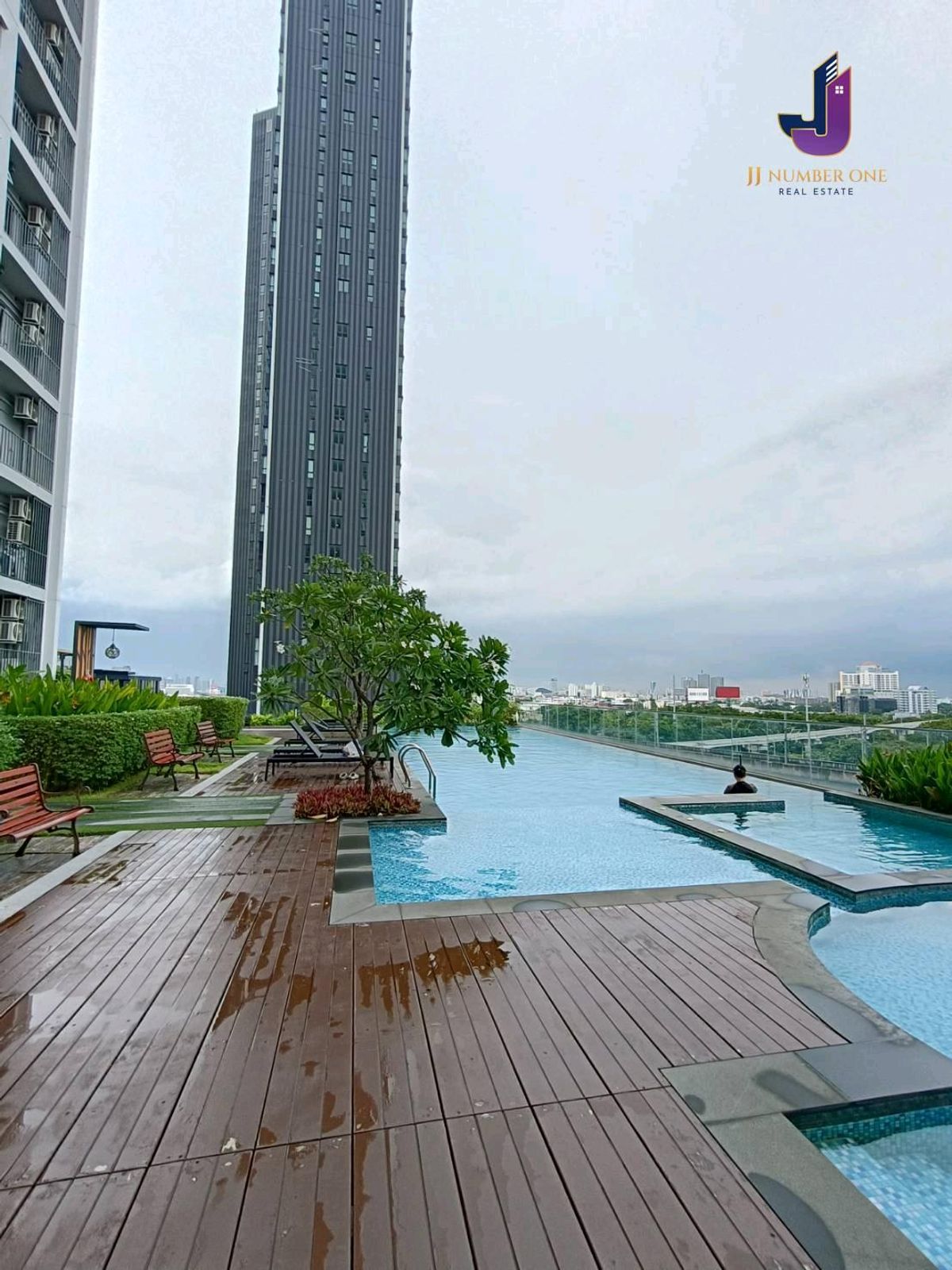 For RentCondoPattanakan, Srinakarin : Condo near the train, new room, complete with rent immediately