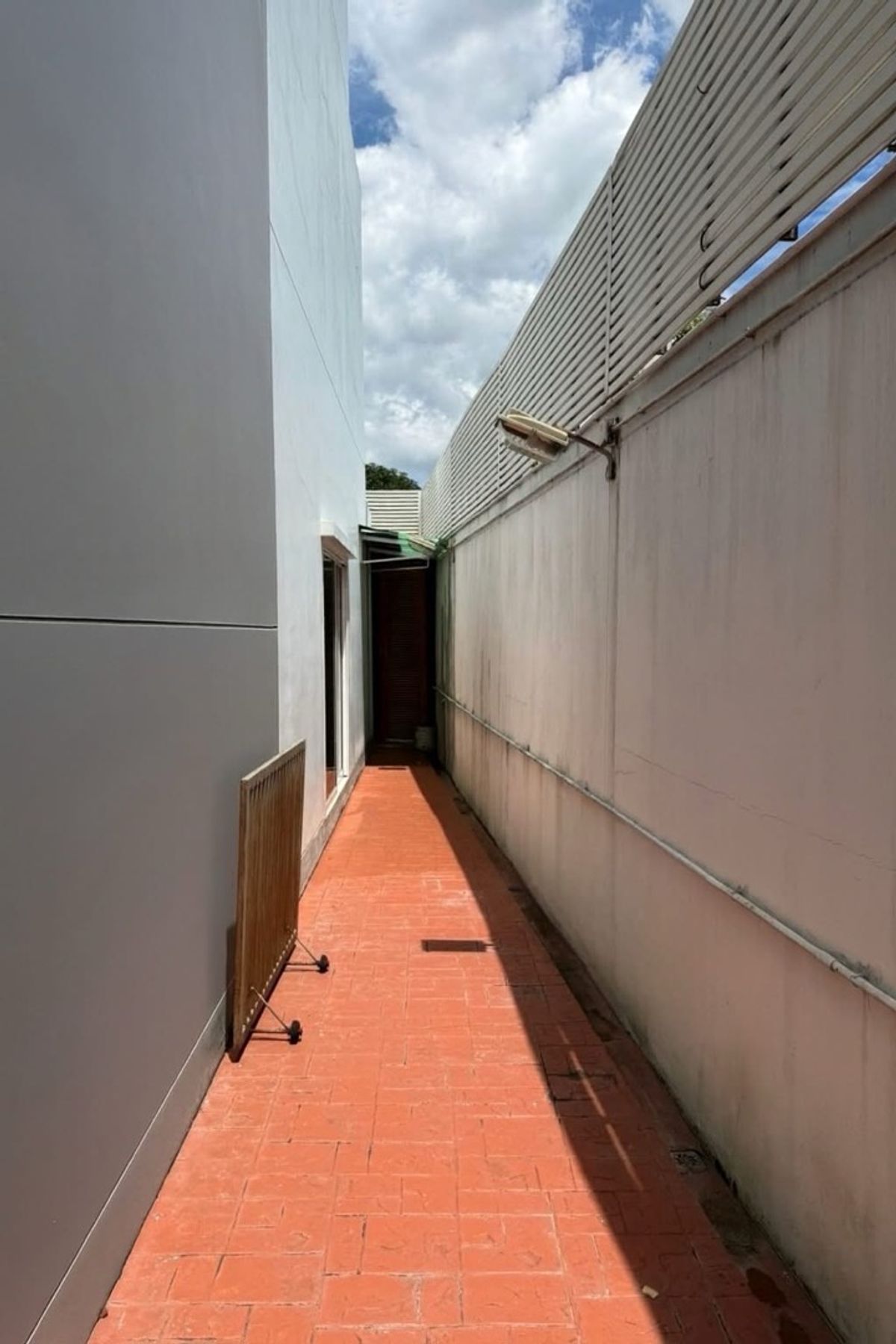 For SaleHousePattanakan, Srinakarin : House for sale Nirvana Beyond Rama 9 - Ramkhamhaeng 240 SQ.M 3 Bed 3 Bath, only 18.9 MB !!! Contact 086-795-9997 (Jimmy)