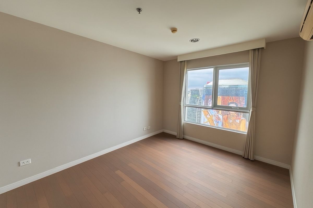 For SaleCondoRama9, Petchburi, RCA : 📢👇 Belle Grand Rama 9 – one of the most highly sought-after residences for expats. Great price, prime location, only about a 5-minute walk to MRT Rama 9, Central Plaza, and G Tower. Perfect for living or investment.