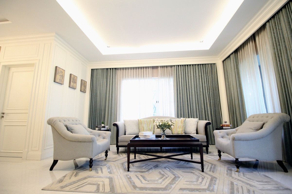 For RentHouseBangna, Bearing, Lasalle : RH090725 Luxury 2-story detached house for rent/sale 4 bedrooms NARASIRI BANGNA near Mega Bangna