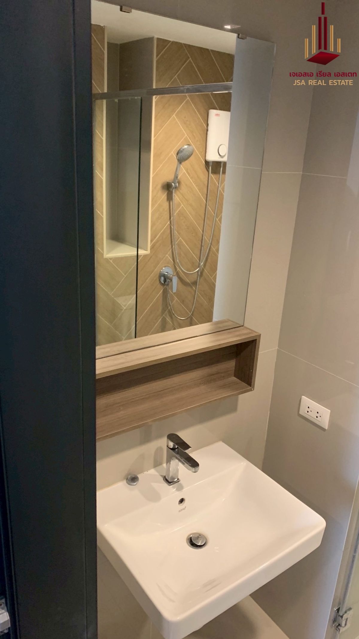 For RentCondoLadprao, Central Ladprao : ✨ For Rent: The Line Phahonyothin Park Condo ✨ 💰 ONLY 17,500 THB/Month