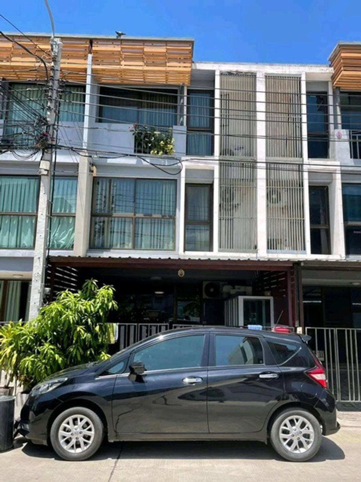 For RentTownhomeYothinpattana,CDC : cheapest in the world for rent 3-story townhome Fashion Island Ramintra 3km. Synphaet Hospital