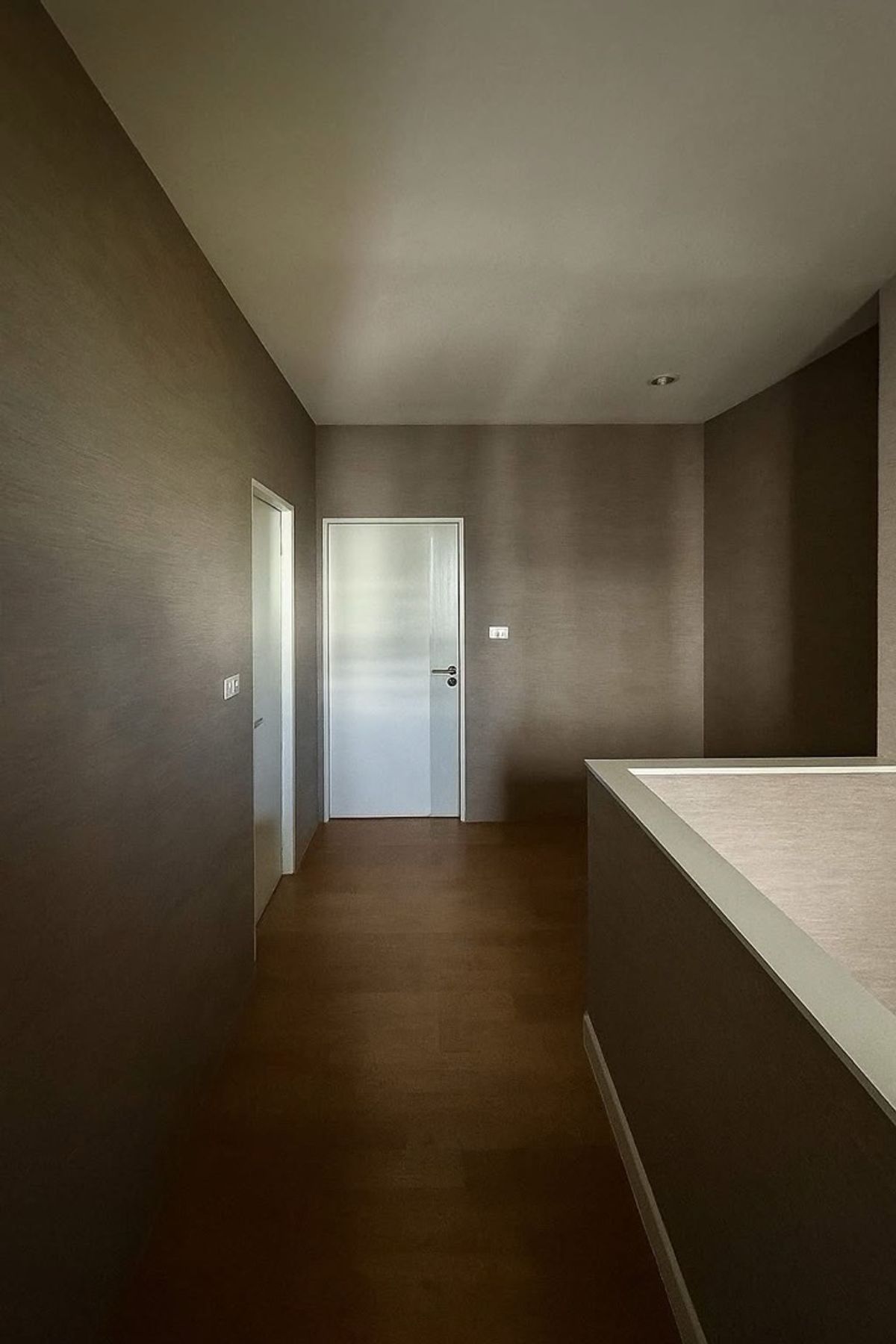 For SaleHousePattanakan, Srinakarin : House for sale Nirvana Beyond Rama 9 - Ramkhamhaeng 240 SQ.M 3 Bed 3 Bath, only 18.9 MB !!! Contact 086-795-9997 (Jimmy)