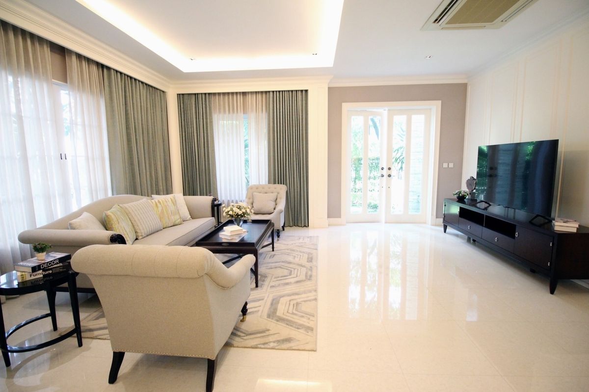 For RentHouseBangna, Bearing, Lasalle : RH090725 Luxury 2-story detached house for rent/sale 4 bedrooms NARASIRI BANGNA near Mega Bangna