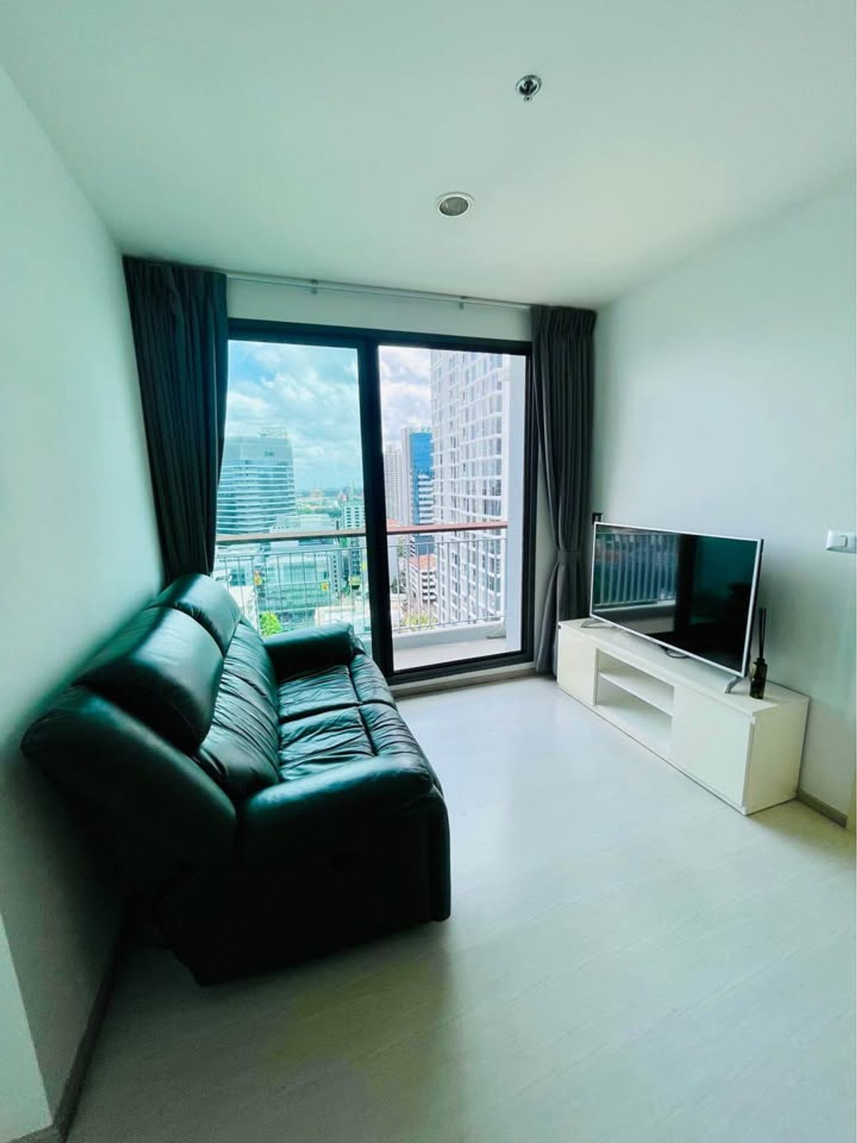 ให้เช่าคอนโดสุขุมวิท อโศก ทองหล่อ : ให้เช่าคอนโด Rhythm Sukhumvit 42