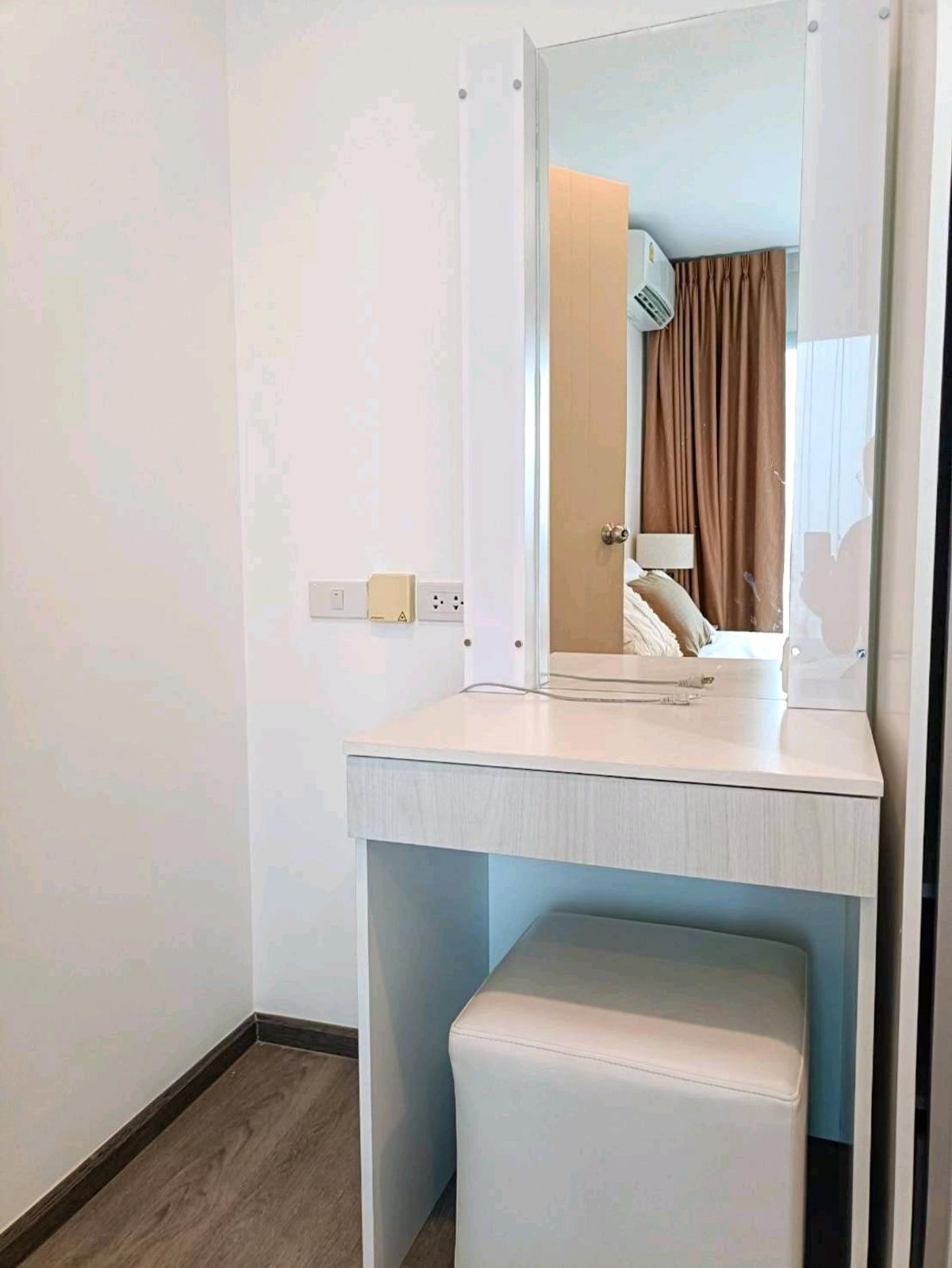 For RentCondoPattanakan, Srinakarin : Condo near the train, new room, complete with rent immediately