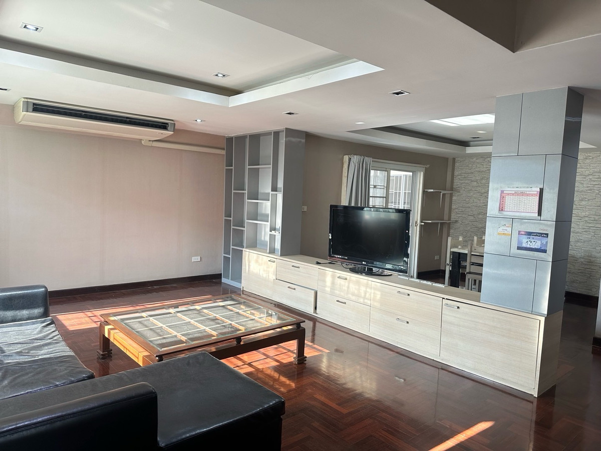 ให้เช่าบ้านรัชดา ห้วยขวาง : บ้านเดี่ยวลาดพร้าว 80 / 3 ห้องนอน 3 ห้องน้ำ /55,000