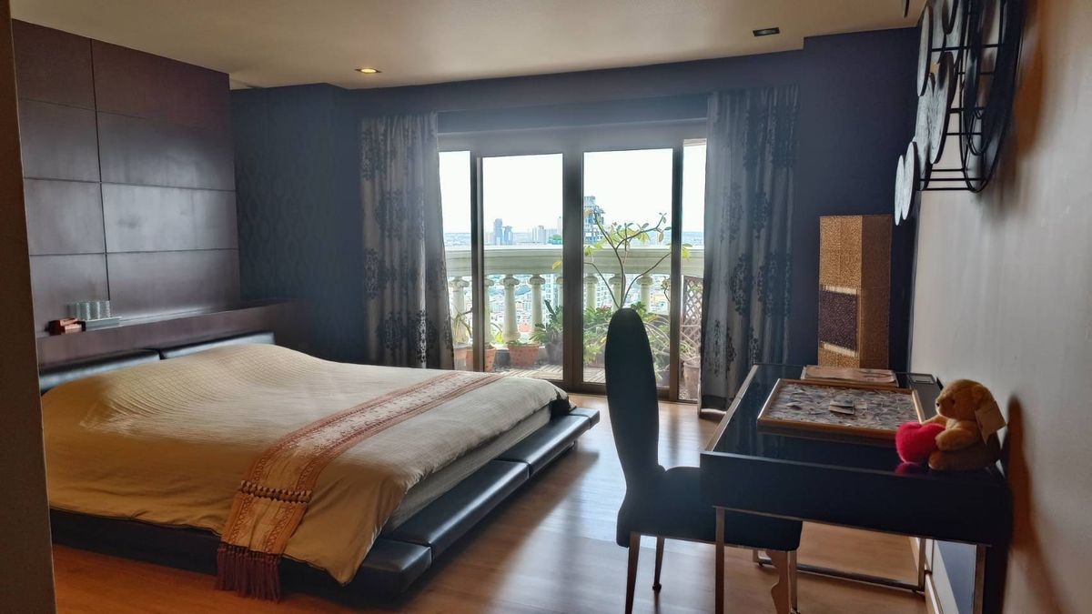 For RentCondoSilom, Saladaeng, Bangrak : Rent RR941 Stage Tower Condominium, beautiful room, full furniture near the BTS BTS Saphan Taksin