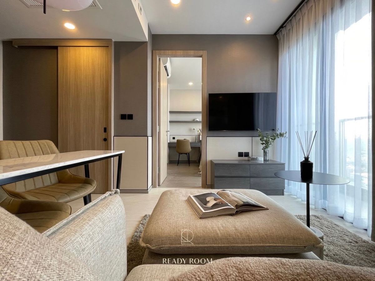 For RentCondoSiam Paragon ,Chulalongkorn,Samyan : Cooper Siam【𝐑𝐄𝐍𝐓】🔥Carefully selected furniture adds a fun touch to your space🔥  Contact Line ID: @hacondo