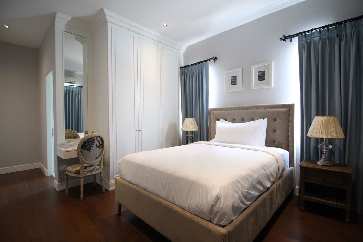 For RentHouseBangna, Bearing, Lasalle : RH090725 Luxury 2-story detached house for rent/sale 4 bedrooms NARASIRI BANGNA near Mega Bangna