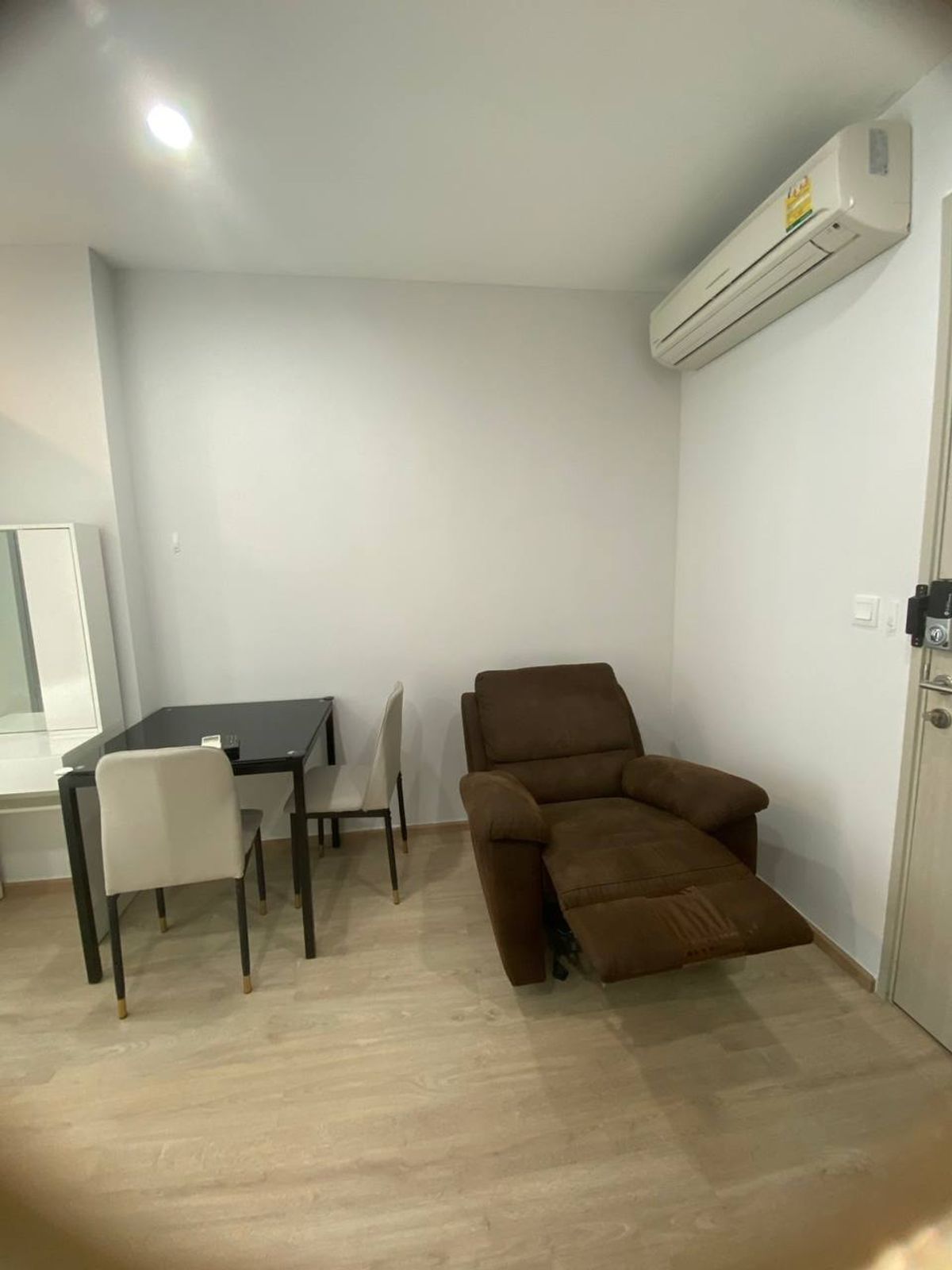 ขายคอนโดสยาม จุฬา สามย่าน : Ideo Q Chula Samyan【𝐒𝐄𝐋𝐋 & 𝐑𝐄𝐍𝐓】🔥ตอบโจทย์ทุกจังหวะชีวิตกลางเมือง ฟังก์ชันดี พื้นที่ใช้สอยไม่เสียเปล่า🔥  ติดต่อไลน์ไอดี: @hacondo