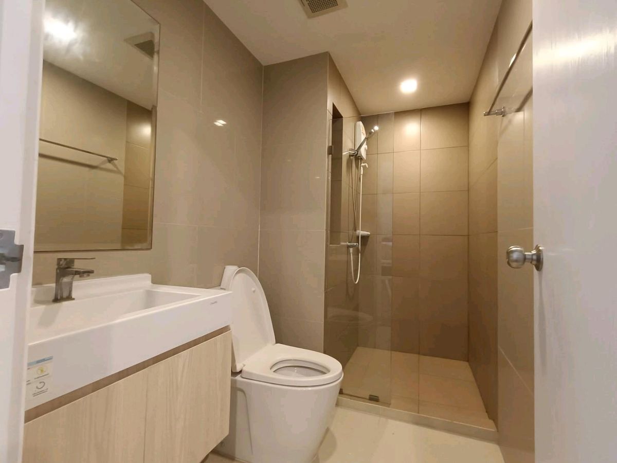 For RentCondoPattanakan, Srinakarin : Condo near the train, new room, complete with rent immediately