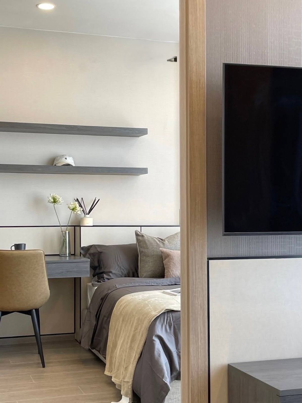 For RentCondoSiam Paragon ,Chulalongkorn,Samyan : Cooper Siam【𝐑𝐄𝐍𝐓】🔥Carefully selected furniture adds a fun touch to your space🔥  Contact Line ID: @hacondo