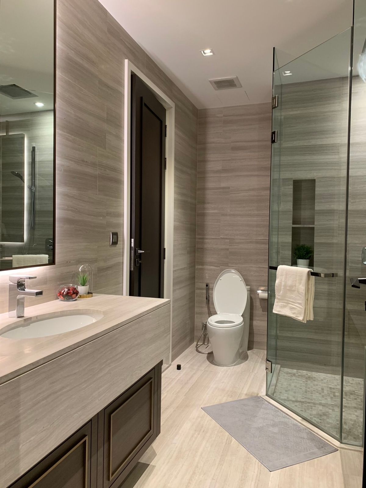 For RentCondoSukhumvit, Asoke, Thonglor : 🔥For urgent rent🔥The Diplomat 39, beautiful room, fully furnished, next to BTS Phrom Phong❗