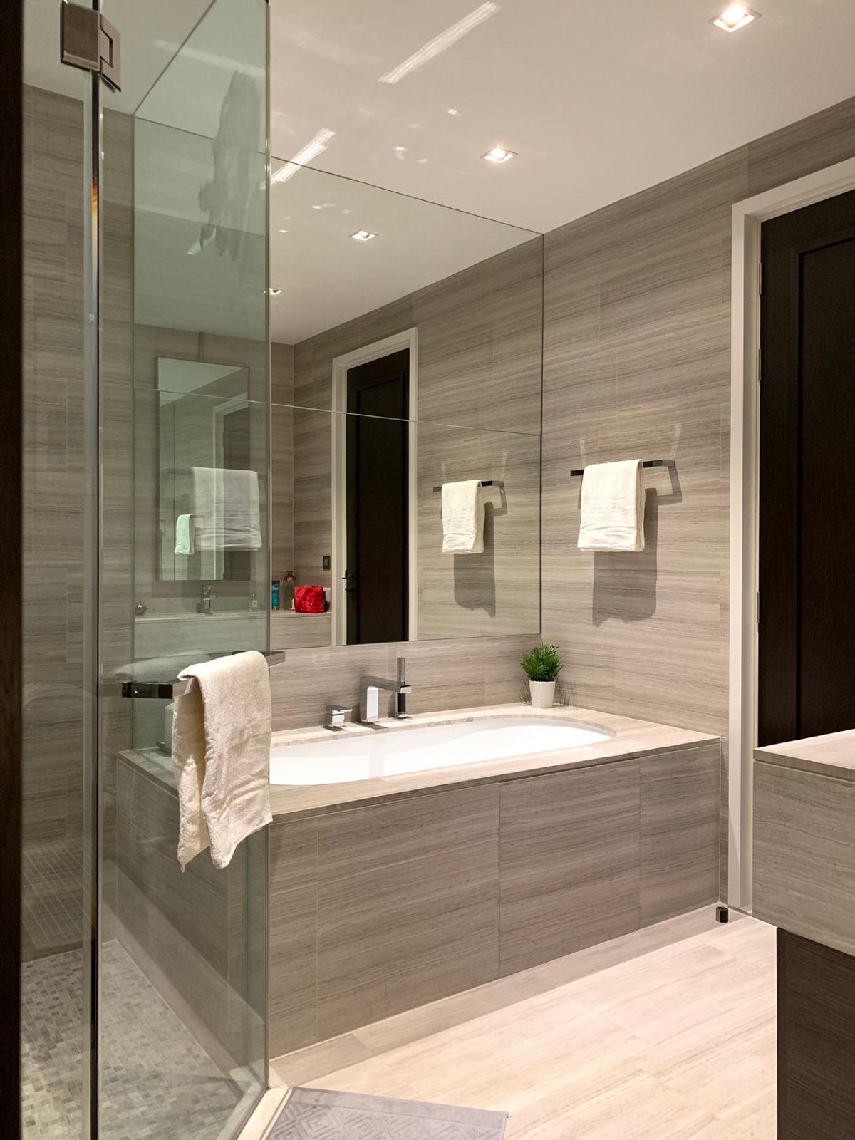 For RentCondoSukhumvit, Asoke, Thonglor : 🔥For urgent rent🔥The Diplomat 39, beautiful room, fully furnished, next to BTS Phrom Phong❗