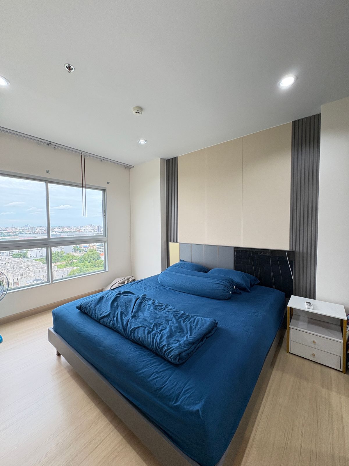 For SaleCondoRama9, Petchburi, RCA : Selling a very beautiful room. The rental of the month of November 2025, the north room, the view is not open, 3.39 negative only.