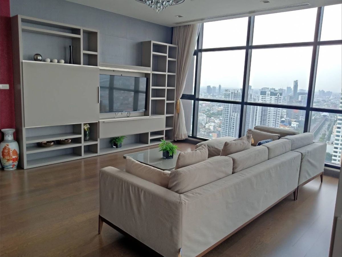 ♢ Duplex Penthouse ♢ ชั้น 35+ ขนาด 165.00 ตร.ม. | 3 ห้องนอน 4 ห้องน้ำ | ใกล้ BTS กรุงธนบุรี Loading...