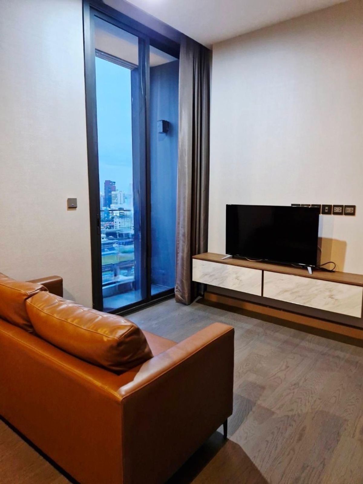 ให้เช่าคอนโดพระราม 9 เพชรบุรีตัดใหม่ RCA : For Rent!! The ESSE at Singha Complex | 1 Bedroom | 40 sq.m. | 30,000 THB/month | Luxury Condo | Fully Furnished | Ready to Move in‼️| 📞 Contact: Aomam (Agent) Tel./Line ID : 095-587-1692 WhatsApp : +66 95 587 1692