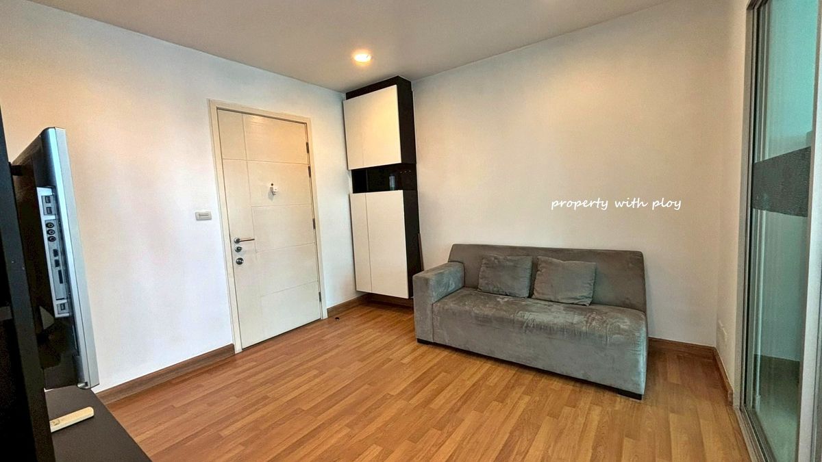 ให้เช่าคอนโดเซ็นทริค รัชดา-สุทธิสาร (ชั้น12A ห้องไซต์ใหญ่มากขนาด41ตรม.) Loading...