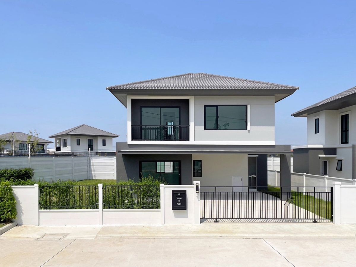 ขายบ้านพัทยา บางแสน ชลบุรี สัตหีบ : บ้านเดี่ยวติดถนนใหญ่ ในกลางอมตะนคร