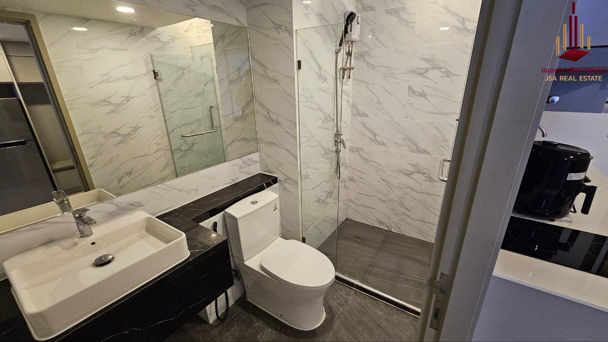 For RentCondoKasetsart, Ratchayothin : ✨ For Rent: Knightsbridge Space Ratchayothin Condo ✨ 💰 ONLY 34,500 THB/Month