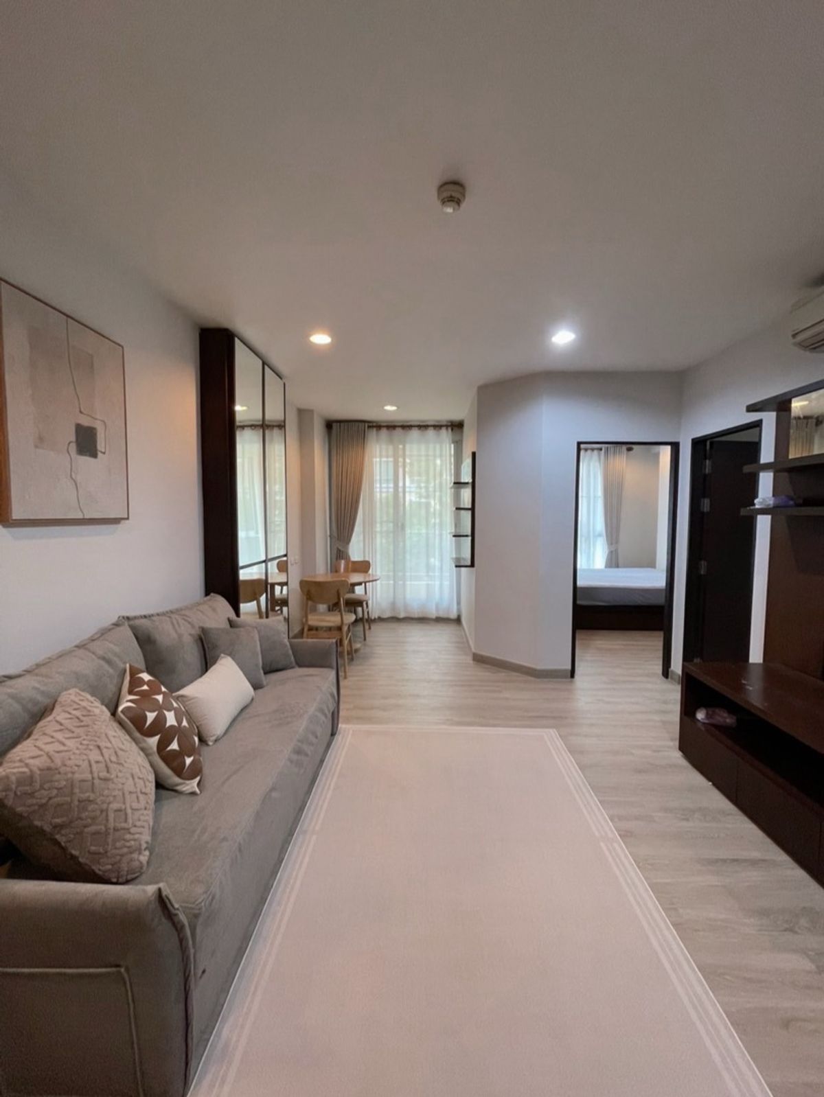 ให้เช่าคอนโดสุขุมวิท อโศก ทองหล่อ : FOR-RENT THE ADDRESS สุขุวิท42
1BEDROOM 45sq.m 25K
Pls Call 084-9792464🫡