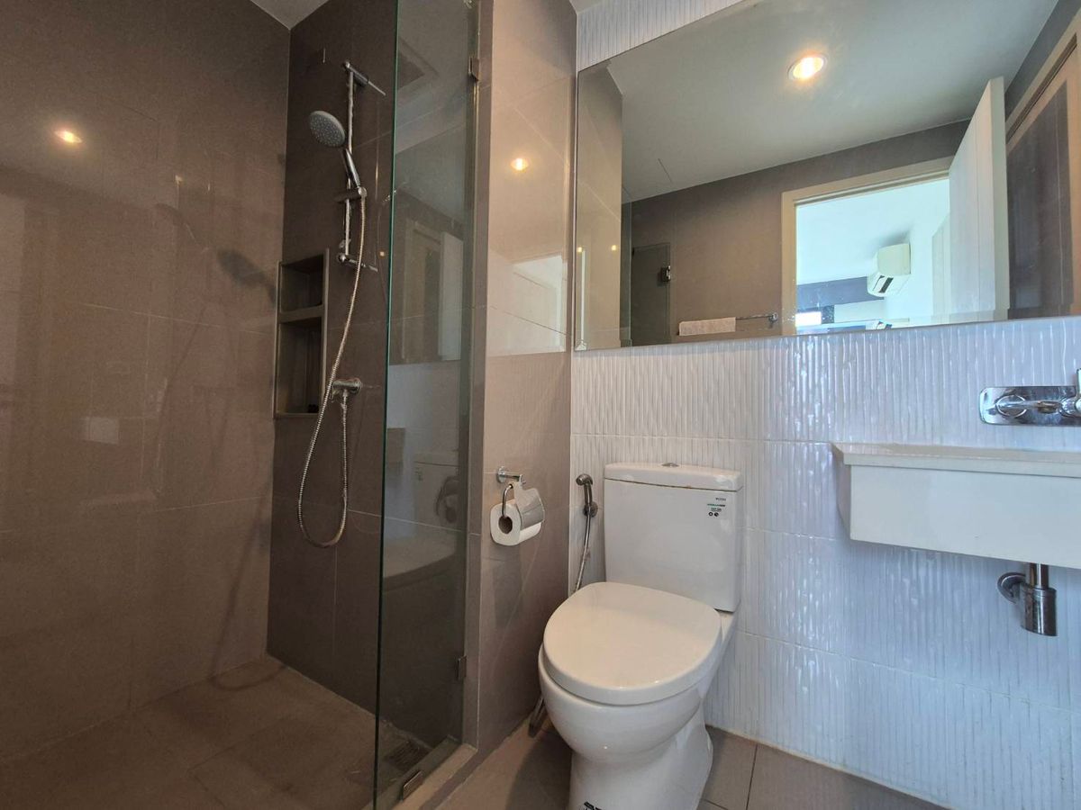 For SaleCondoSukhumvit, Asoke, Thonglor : For sell codominium 2 bedroom fully furnished high floor with river view