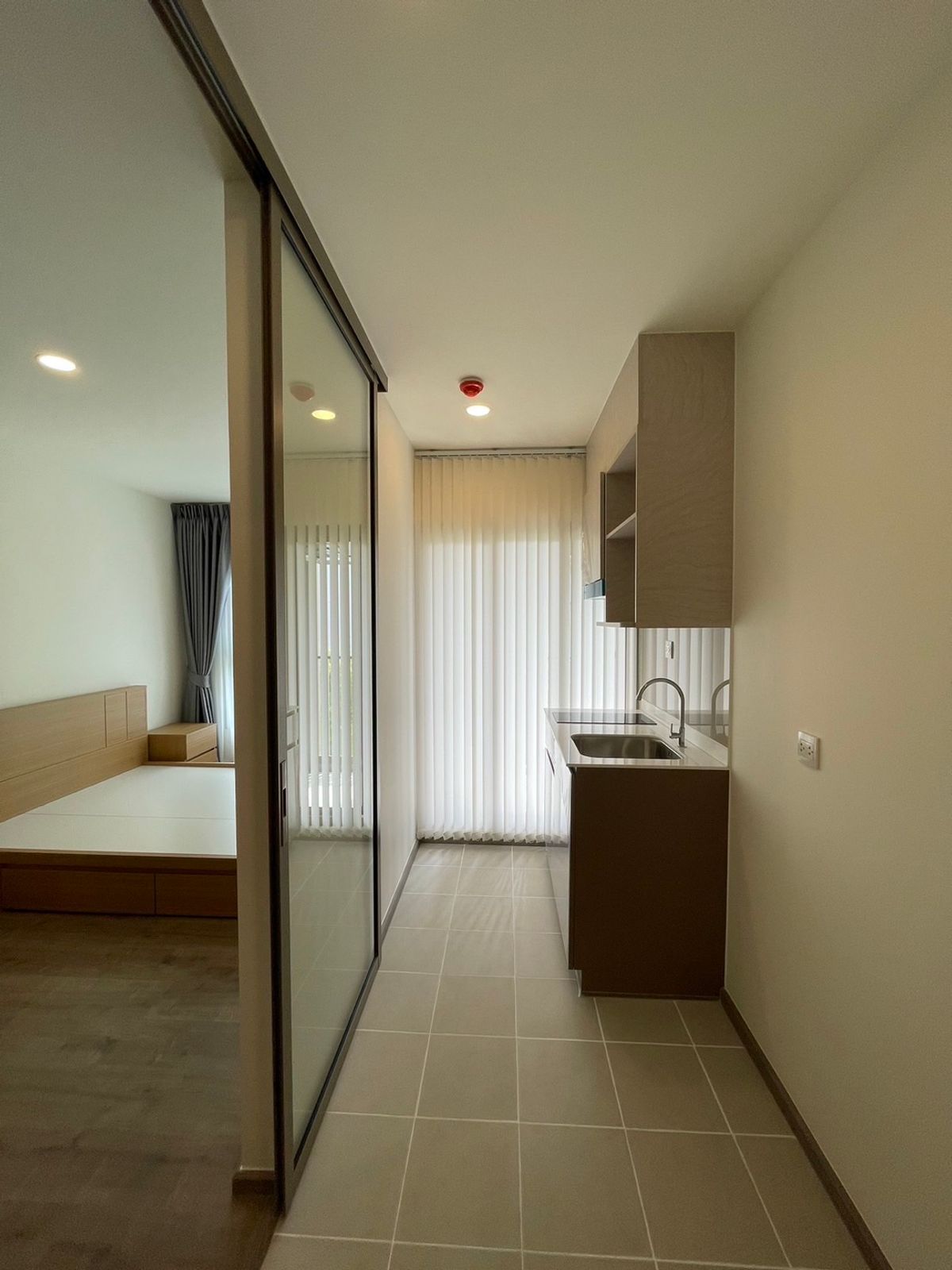 For SaleCondoPinklao, Charansanitwong : 1 bed close to Siriraj Hospital, Shuttle bus to Siriraj Hospital and MRT Bangkhunnont 081-245-7349