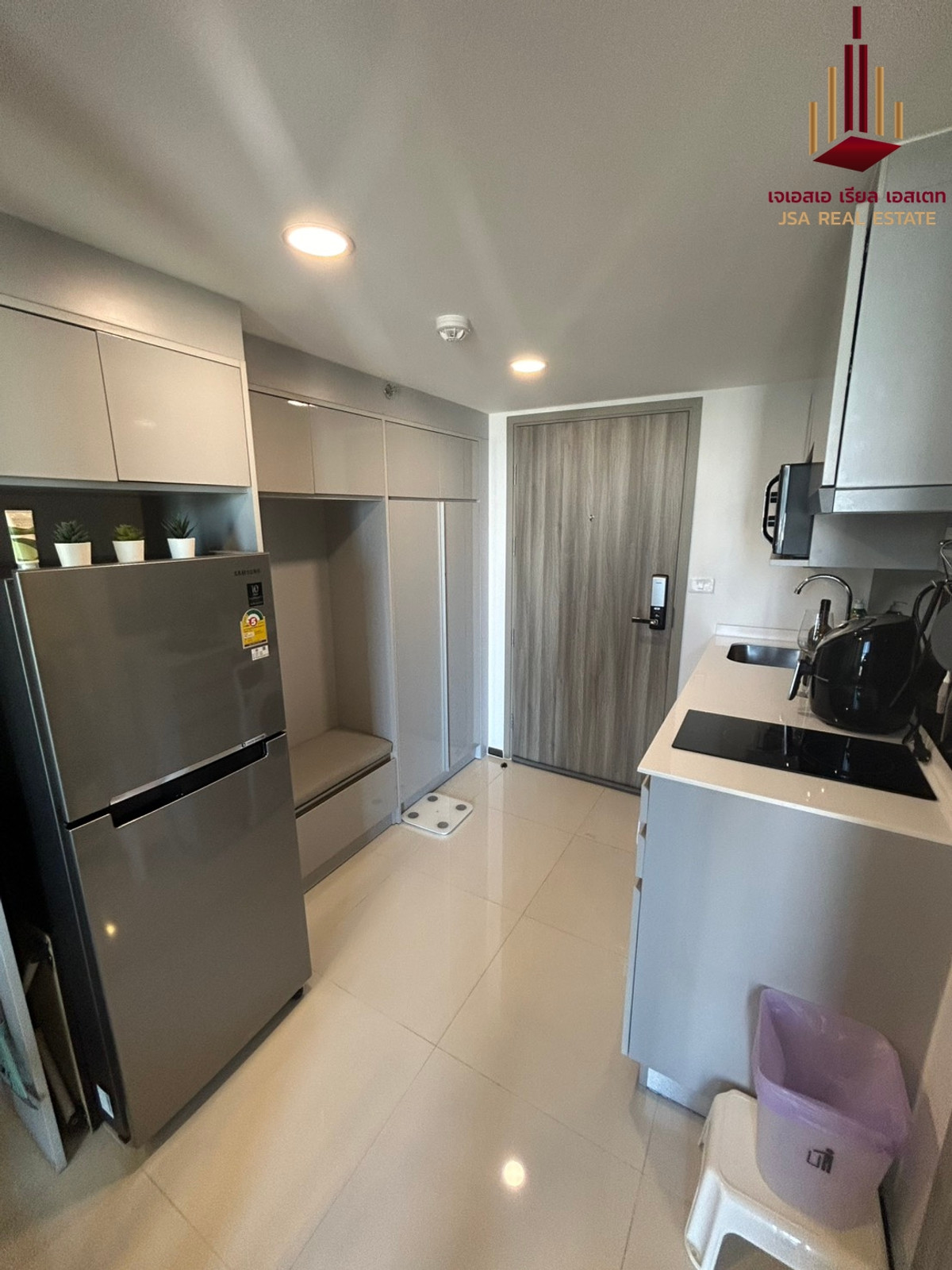 For RentCondoKasetsart, Ratchayothin : ✨ For Rent: Knightsbridge Space Ratchayothin Condo ✨ 💰 ONLY 28,000 THB/Month