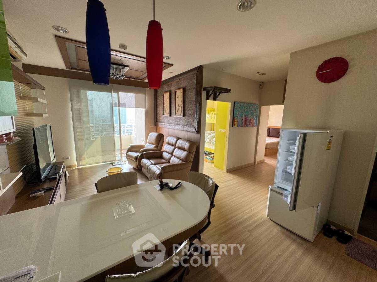 For SaleCondoWongwianyai, Charoennakor : 2-BR Condo at The Light House Sathorn–Chareonnakorn near BTS Krung Thon Buri