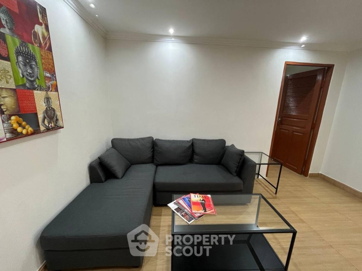 For SaleCondoKhlongtoei, Kluaynamthai : 2-BR Condo at Waterford Park Rama 4 near BTS Phra Khanong