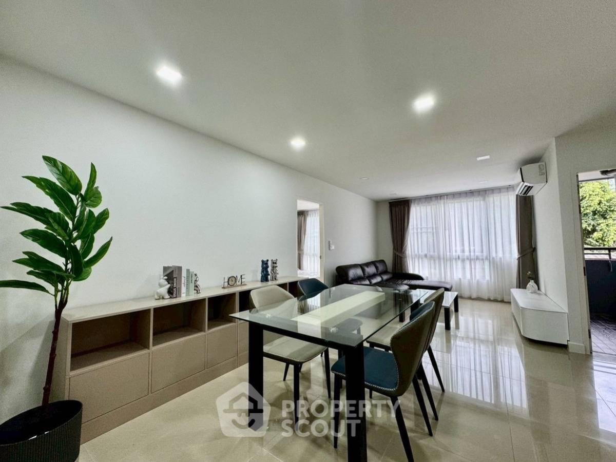 For SaleCondoSathorn, Narathiwat : 1-BR Condo at Sathorn Plus-By The Garden near MRT Khlong Toei