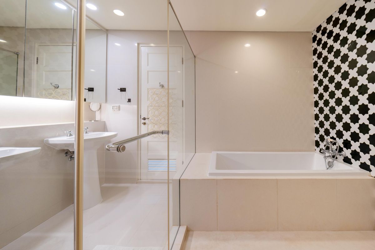 For RentCondoSukhumvit, Asoke, Thonglor : Condo for rent: Aguston Sukhumvit 22, size 138.16 sq m, 3 bedrooms, in CBD of Sukhumvit area.