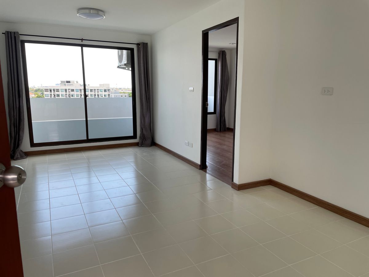 ขายคอนโดบางนา แบริ่ง ลาซาล : 🏡🎄✨ขาย : คอนโด กรีนเพลส บางนา 32 ( For sale : Green place Condominium - good price~)🎄✨