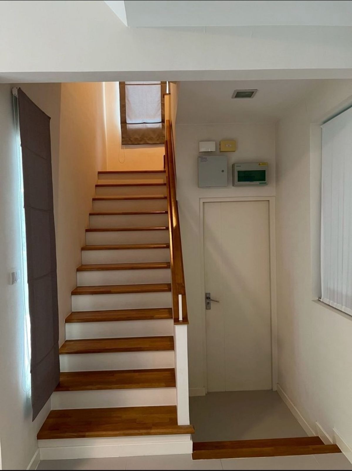 ให้เช่าบ้านลาดกระบัง สุวรรณภูมิ : ปล่อยเช่า บ้านใหม่ เฟอร์ครบ หิ้วกระเป๋าเข้าอยู่ได้ทันที  🌳🐕🐹 เลี้ยงสุนัข–แมวได้  มัณฑนา อ่อนนุช-วงแหวน 3