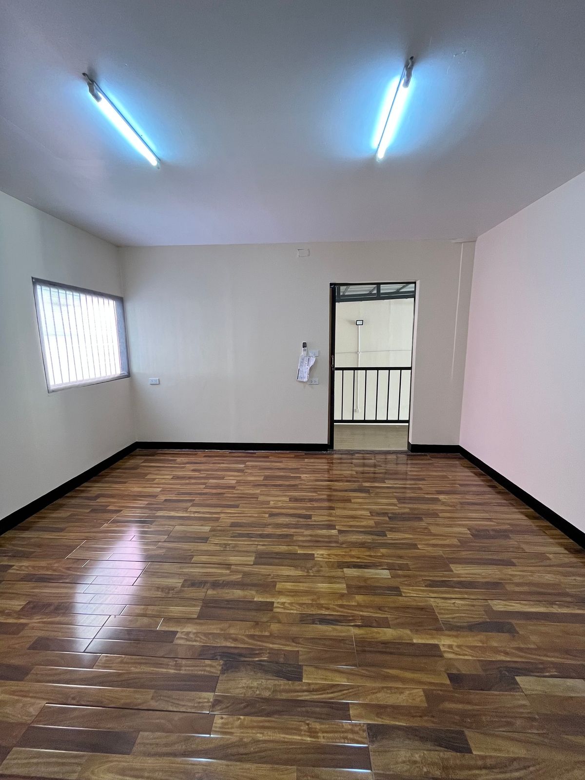 ให้เช่าโกดังรัชดา ห้วยขวาง : ให้เช่าโกดัง โซนรัชดาภิเษก ใกล้เซ็นทรัล พระราม 9 เพียง 4 นาที