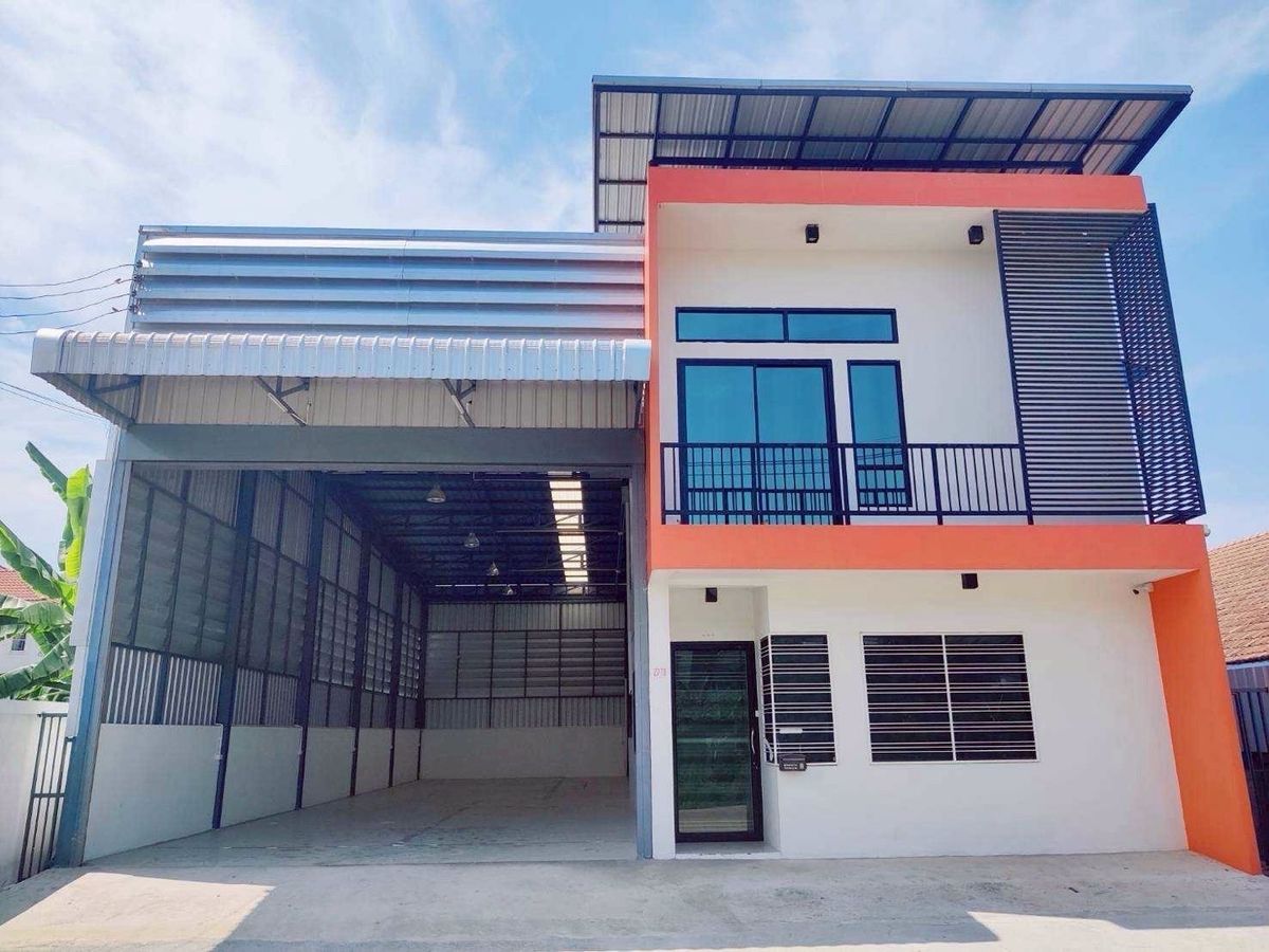For RentWarehousePathum Thani,Rangsit, Thammasat : Warehouse for rent, Lam Luk Ka, Khlong 4, total usable area 400 sq m., has a 2-story office, size 175 sq m., usable area in the warehouse 220 sq m., fenced around the edge. You can do a factory in the purple area.