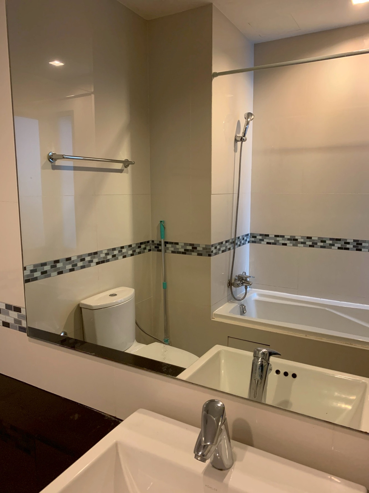 For RentCondoRatchathewi,Phayathai : Urgent rent, IDEO Q Phayathai 1 bedroom, 1 big bathroom