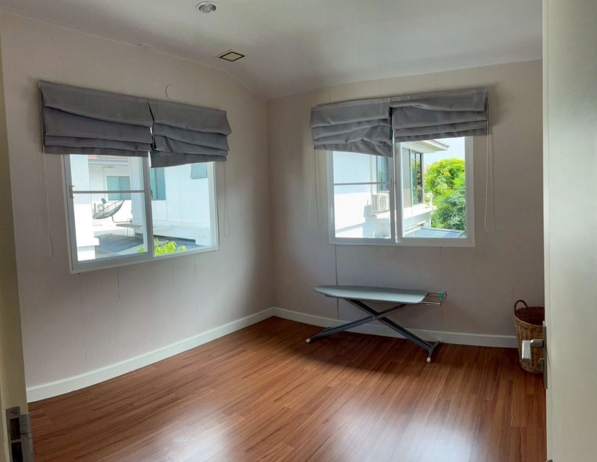 ให้เช่าบ้านลาดกระบัง สุวรรณภูมิ : ปล่อยเช่า บ้านใหม่ เฟอร์ครบ หิ้วกระเป๋าเข้าอยู่ได้ทันที  🌳🐕🐹 เลี้ยงสุนัข–แมวได้  มัณฑนา อ่อนนุช-วงแหวน 3