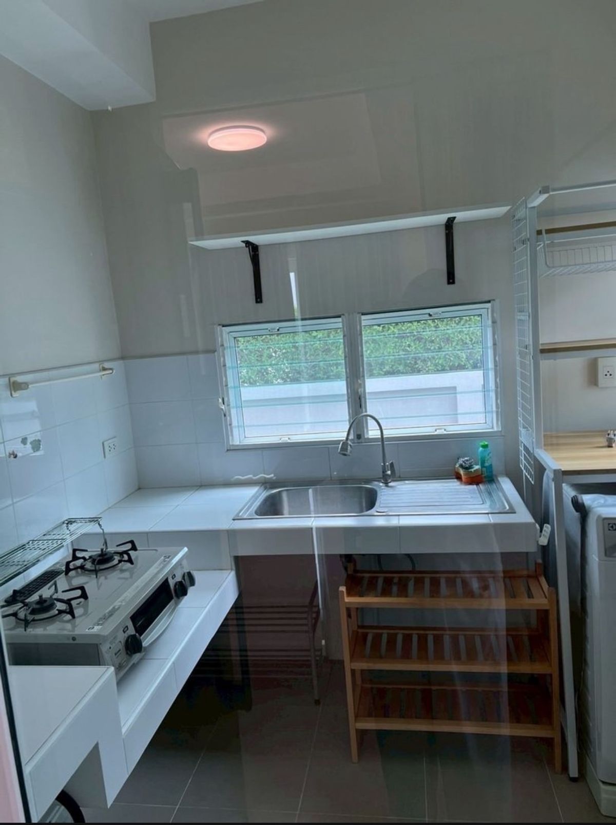 ให้เช่าบ้านลาดกระบัง สุวรรณภูมิ : ปล่อยเช่า บ้านใหม่ เฟอร์ครบ หิ้วกระเป๋าเข้าอยู่ได้ทันที  🌳🐕🐹 เลี้ยงสุนัข–แมวได้  มัณฑนา อ่อนนุช-วงแหวน 3