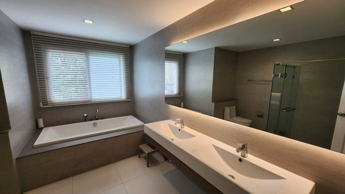 For SaleHouseNawamin, Ramindra : After the corner 94.9 sq. 6 beds, 7 water houses, 3-storey house, Casa Legend Kaset-Nawamin