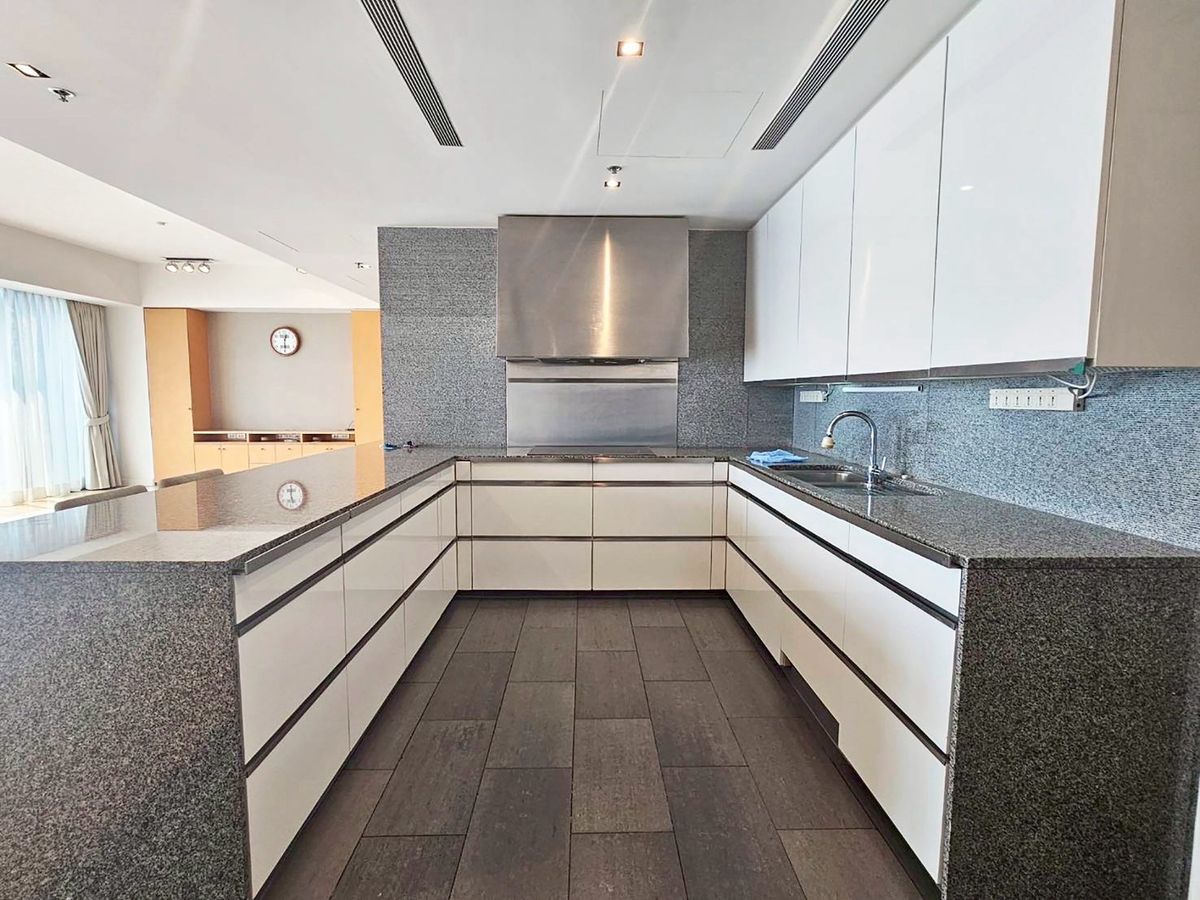 For RentCondoSathorn, Narathiwat : For Rent Condo The Met Sathorn fully furnished (S03-2119)