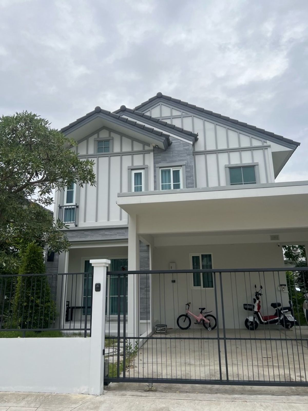 ให้เช่าบ้านบางนา แบริ่ง ลาซาล : บ้านเดี่ยวให้เช่า ใหม่ ใกล้ Mega Bangna 4 ห้องนอน สโมสร สวน Villaggio 3 ศรีนครินทร์ บางนา