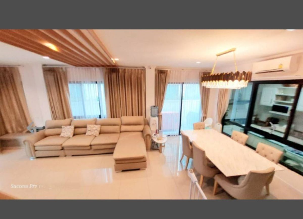 For RentHouseLadkrabang, Suwannaphum Airport : P-2725 Urgent rent! Supalai Essence, beautiful house, complete furniture