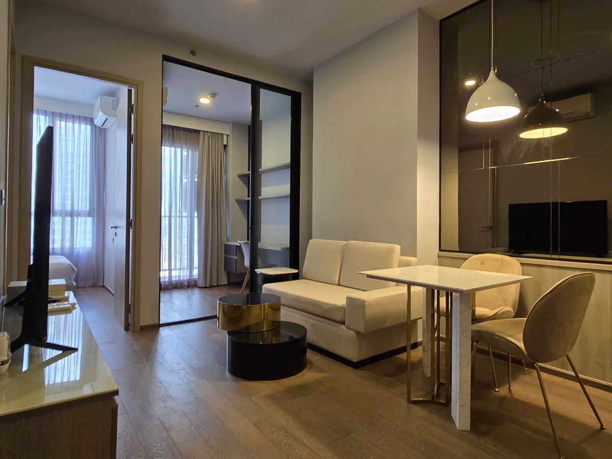 ให้เช่าคอนโดราชเทวี พญาไท : Park Origin Phayathai【𝐑𝐄𝐍𝐓】🔥มินิมอลโทนอุ่น บิ้วอินเต็มผนัง เก็บของเนียนตา ห้องโปร่งสบายตา🔥  ติดต่อไลน์ไอดี: @hacondo