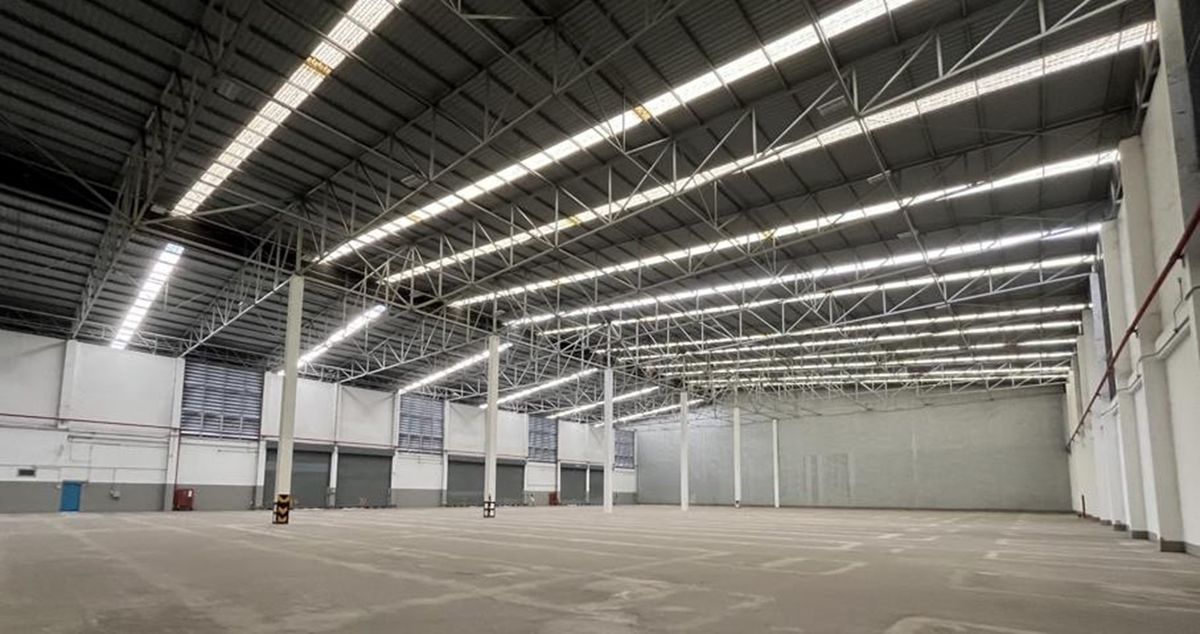 ให้เช่าโกดังสมุทรปราการ สำโรง : Warehouse for rent on Teparak Road, Bang Sao Thong, area 4,901 sqm and 11,910 sqm