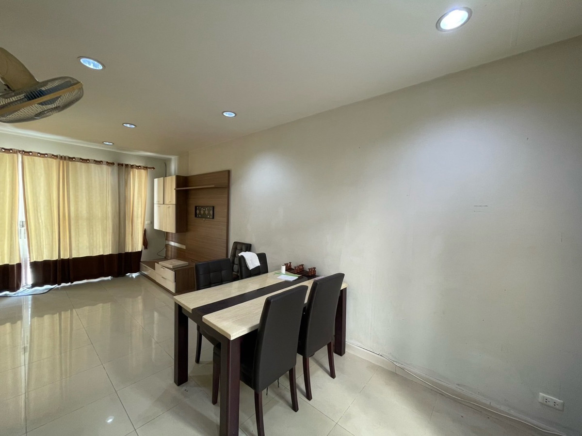 For RentTownhomeEakachai, Bang Bon : House for rent, Klang Muang, Sathorn, Taksin, near BTS Wutthakat, The Mall Tha Phra.